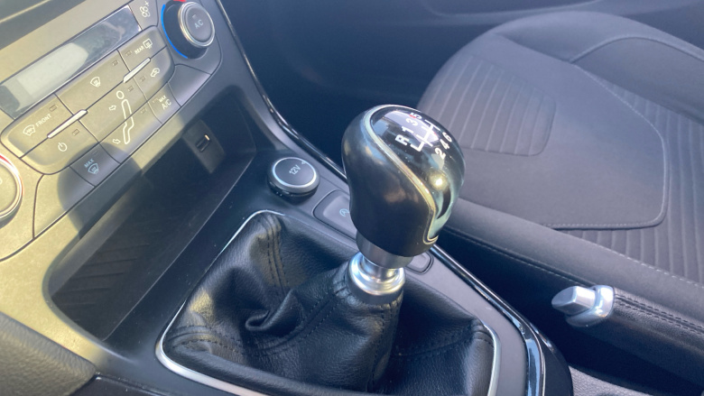 Ford Focus 1.0 EcoBoost 125 Titanium 5dr Petrol Hatchback